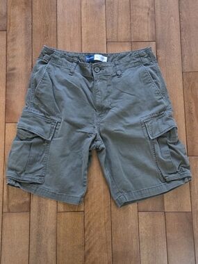 Old Navy Men's Lived In Straight Built In Flex Olive Green Cargo Shorts Size 34